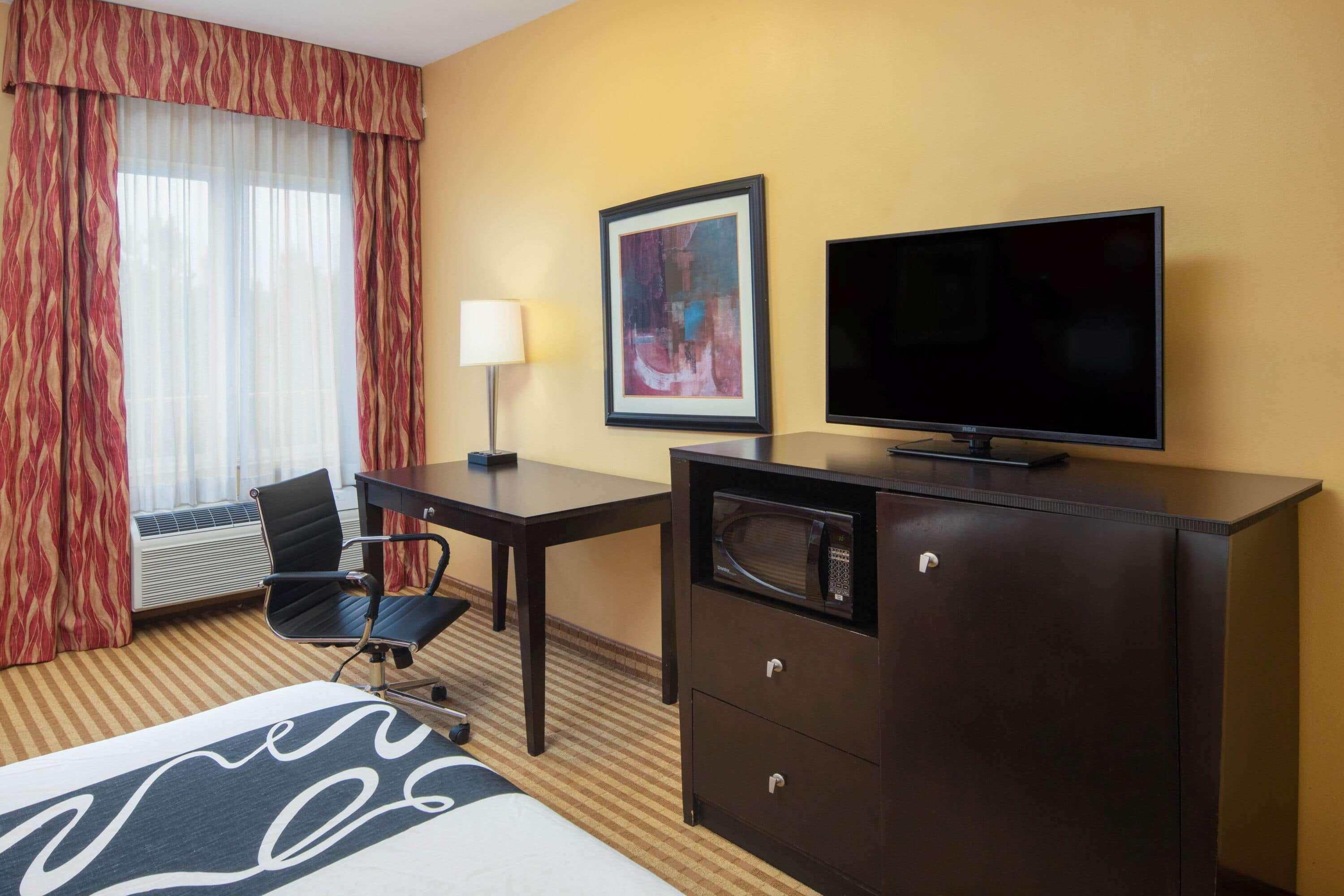 La Quinta By Wyndham Atlanta Union City Exteriör bild